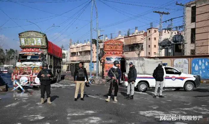 谁碰中巴项目灭谁？瓜达尔港遇袭，48小时击毙177人，中方4字回应